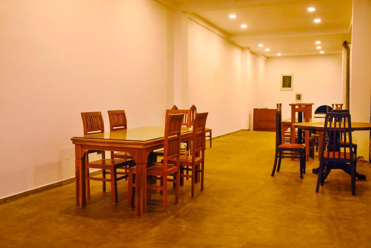 Kavin Beach Hotel Хикадува Екстериор снимка