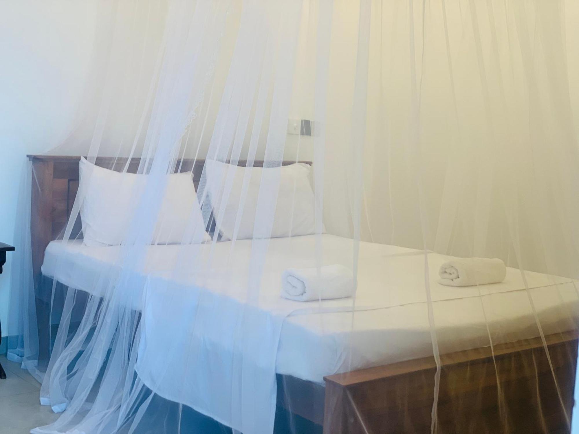 Kavin Beach Hotel Хикадува Екстериор снимка