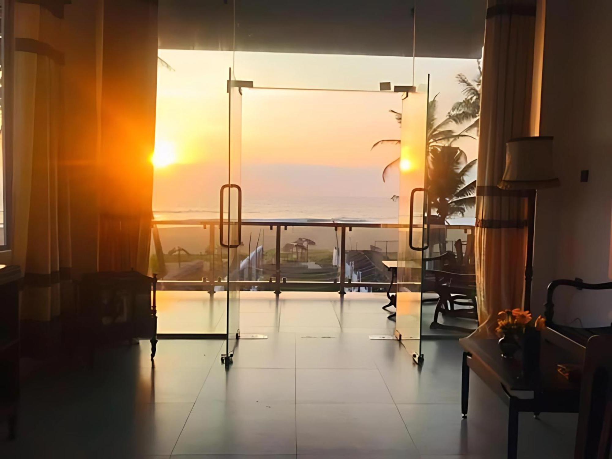 Kavin Beach Hotel Хикадува Екстериор снимка
