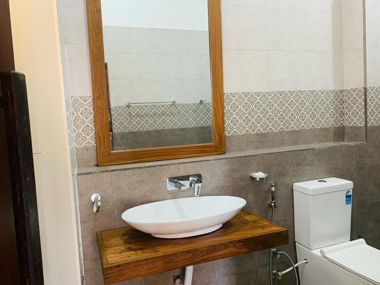 Kavin Beach Hotel Хикадува Екстериор снимка